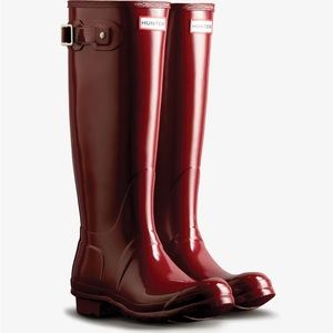 HUNTER Women's Original Tall Gloss Rain Boots in Fall Red